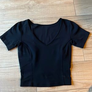Lululemon crop shirt